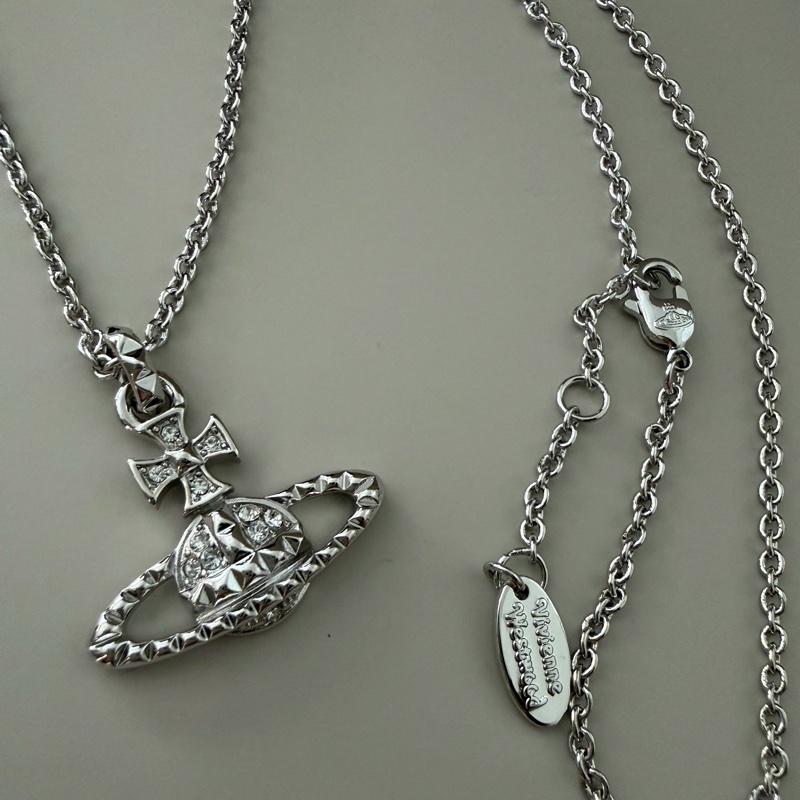 Vivienne Westwood🪐 Mayfair Bas Relief Necklace 經典款 項鍊 卯釘設計-3