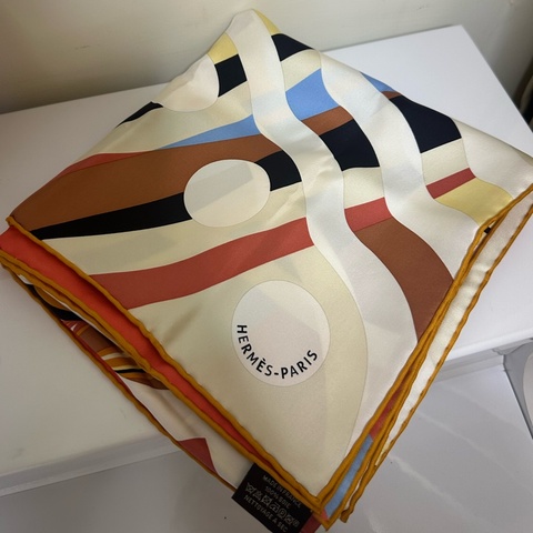 【正品現貨】Hermès 愛馬仕 Le Rêve de Julia 90公分真絲方巾/絲巾