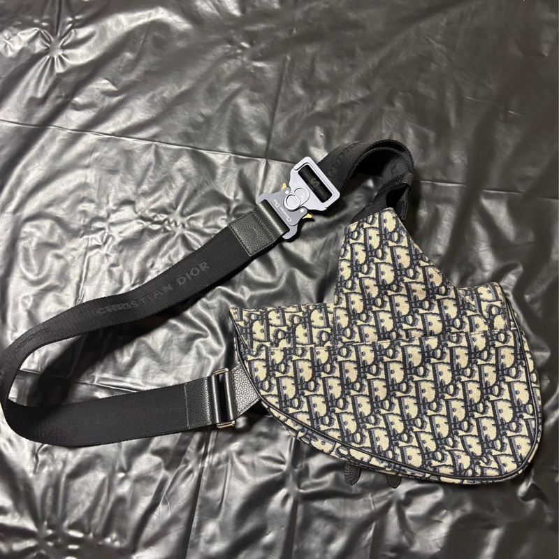 Dior馬鞍包，男女可背，有使用痕跡，已反映在售價-6