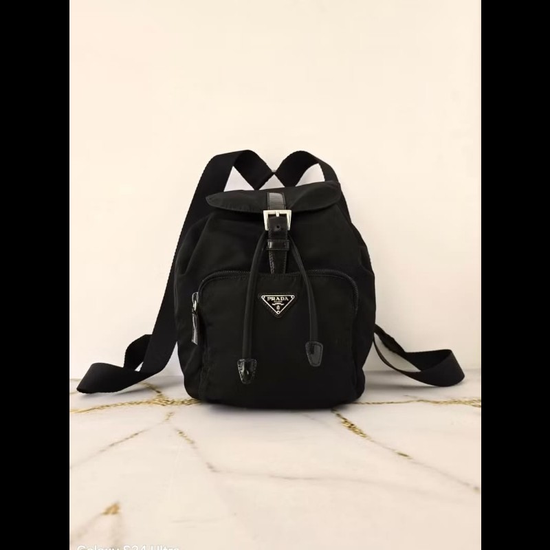 【LA LUNE】絕版古董品 Prada黑色銀標尼龍雙肩包 後背包 背囊 中古包 二手包-0