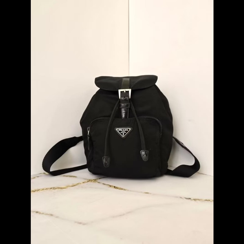 【LA LUNE】絕版古董品 Prada黑色銀標尼龍雙肩包 後背包 背囊 中古包 二手包-2