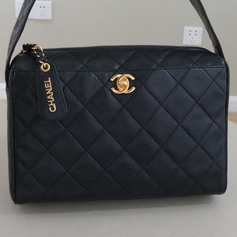 CHANEL 香奈兒打結寬肩帶中古相機包，黑金荔枝皮，尺寸24*16*7，序號4，配件無