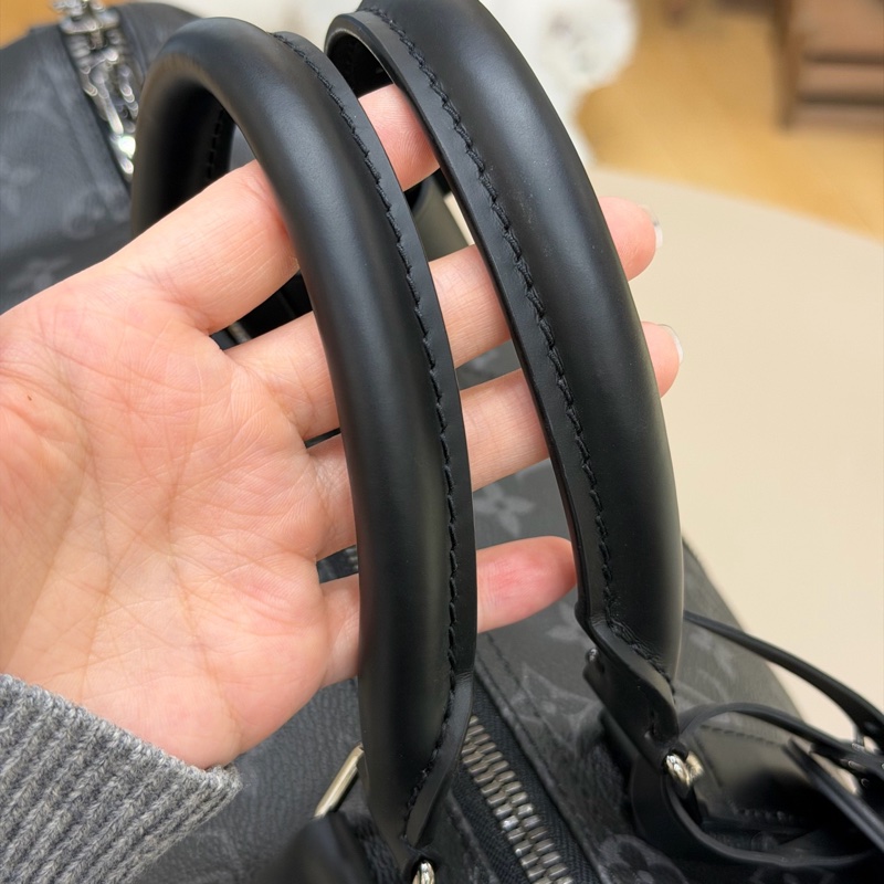 Louis Vuitton路易威登 keepall45 黑老花斜挎包旅行袋 配件有皮牌+手柄環+肩帶。-2