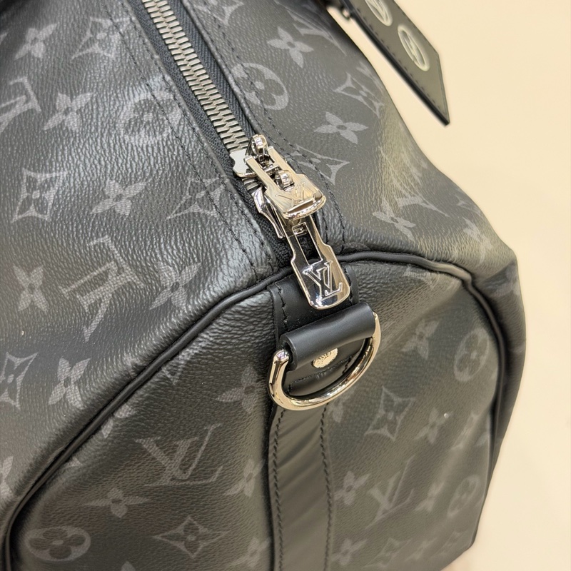 Louis Vuitton路易威登 keepall45 黑老花斜挎包旅行袋 配件有皮牌+手柄環+肩帶。-5