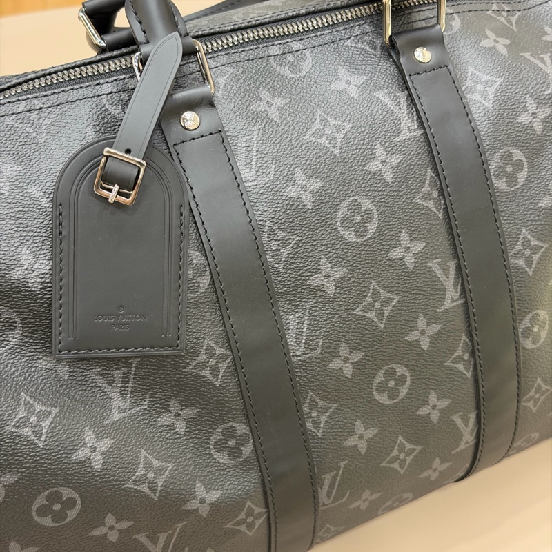 Louis Vuitton路易威登 keepall45 黑老花斜挎包旅行袋 配件有皮牌+手柄環+肩帶。-6