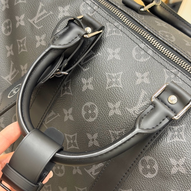 Louis Vuitton路易威登 keepall45 黑老花斜挎包旅行袋 配件有皮牌+手柄環+肩帶。-9