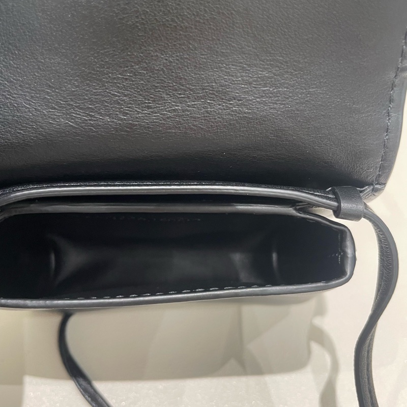 99新 Bottega Veneta BV葆蝶家黑色編織斜挎包 耳機包  尺寸：12*7*4xm 配件：盒子塵袋-2