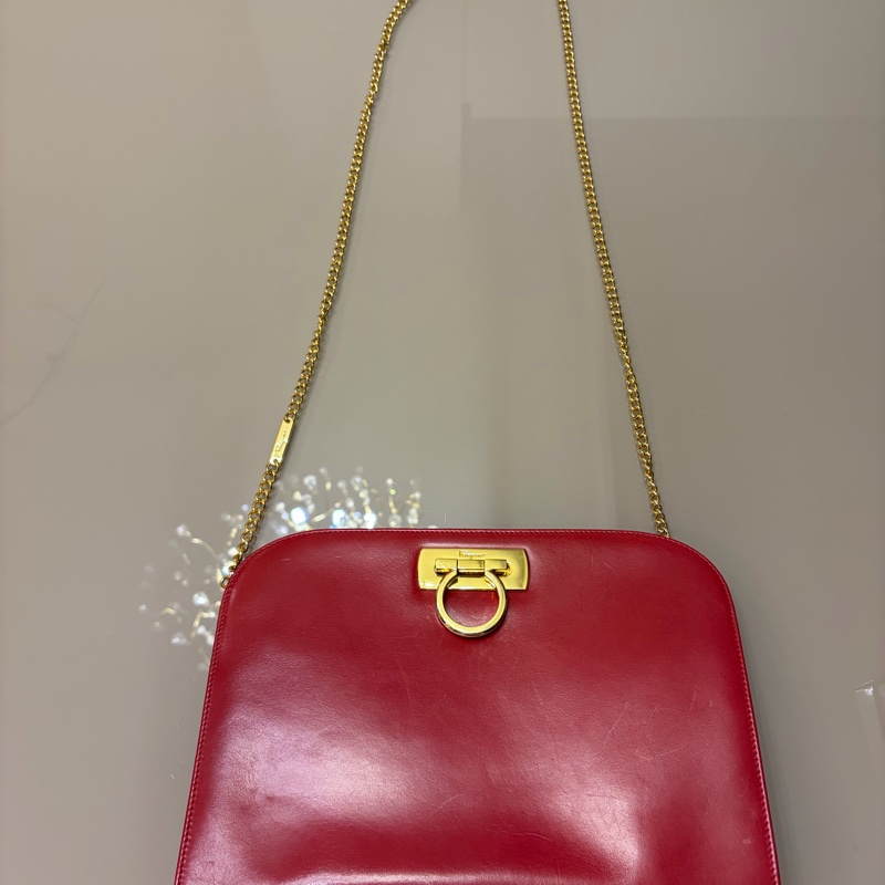 Ferragamo 正紅色鏈袋肩背手拿包-1