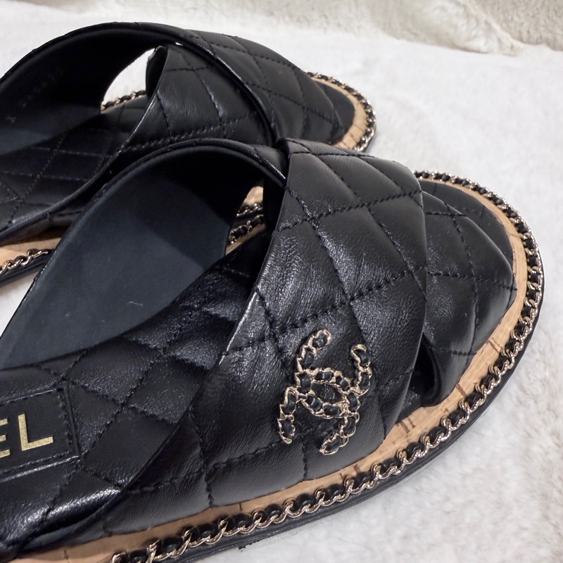 CHANEL✨2025鏈條菱格紋皮革交叉拖鞋 #39-6