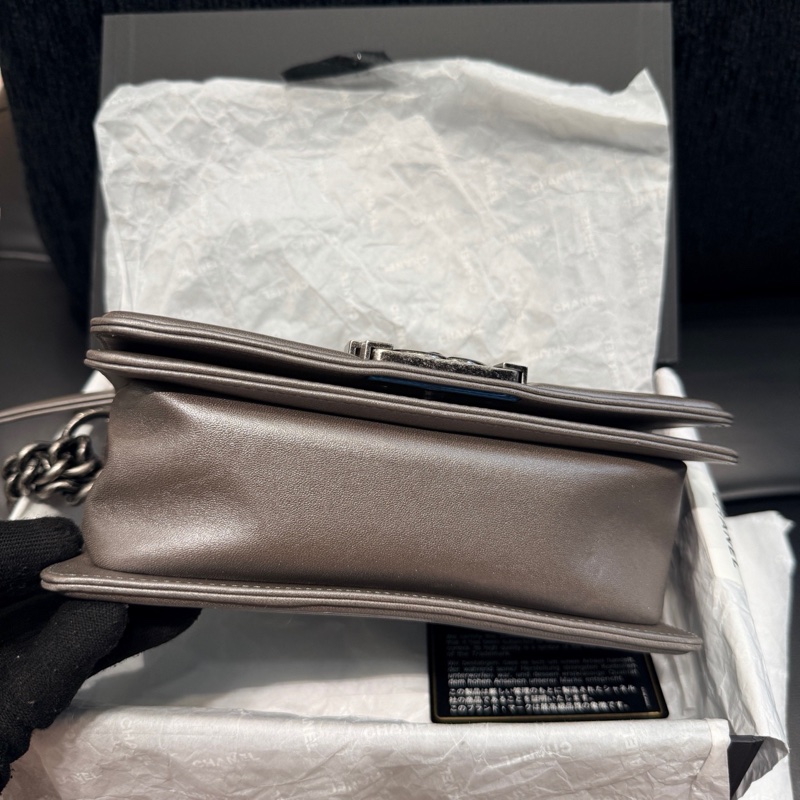 Chanel • Le Boy 20 金屬銀色珍珠魚皮 小號-4