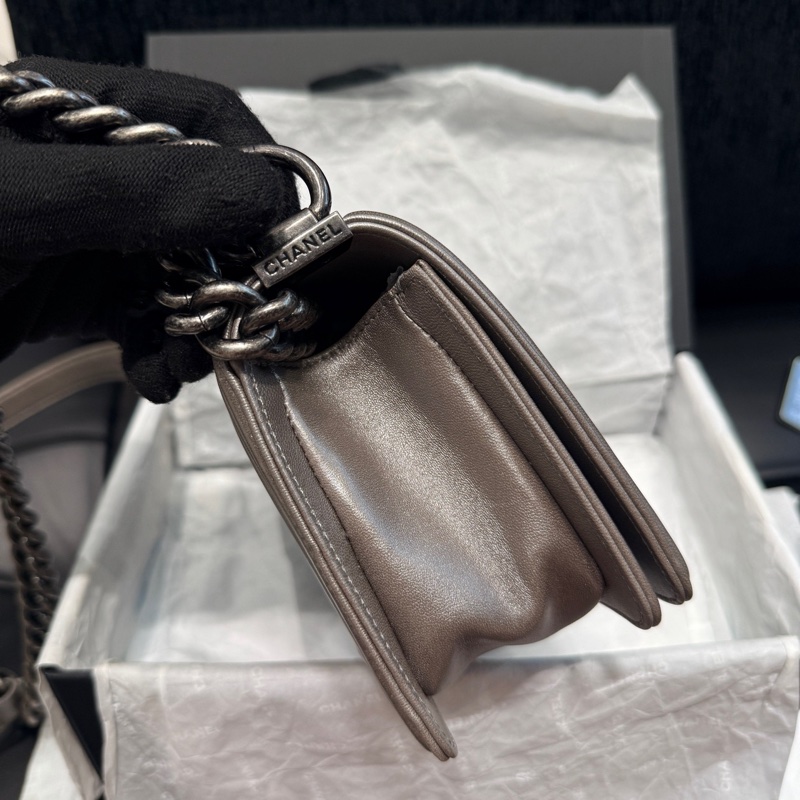 Chanel • Le Boy 20 金屬銀色珍珠魚皮 小號-5