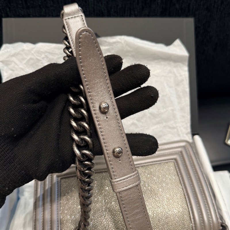 Chanel • Le Boy 20 金屬銀色珍珠魚皮 小號-6