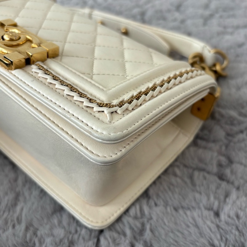 Chanel • Le Boy 20 宮廷限量滾邊鏈條白金羊皮小號-9
