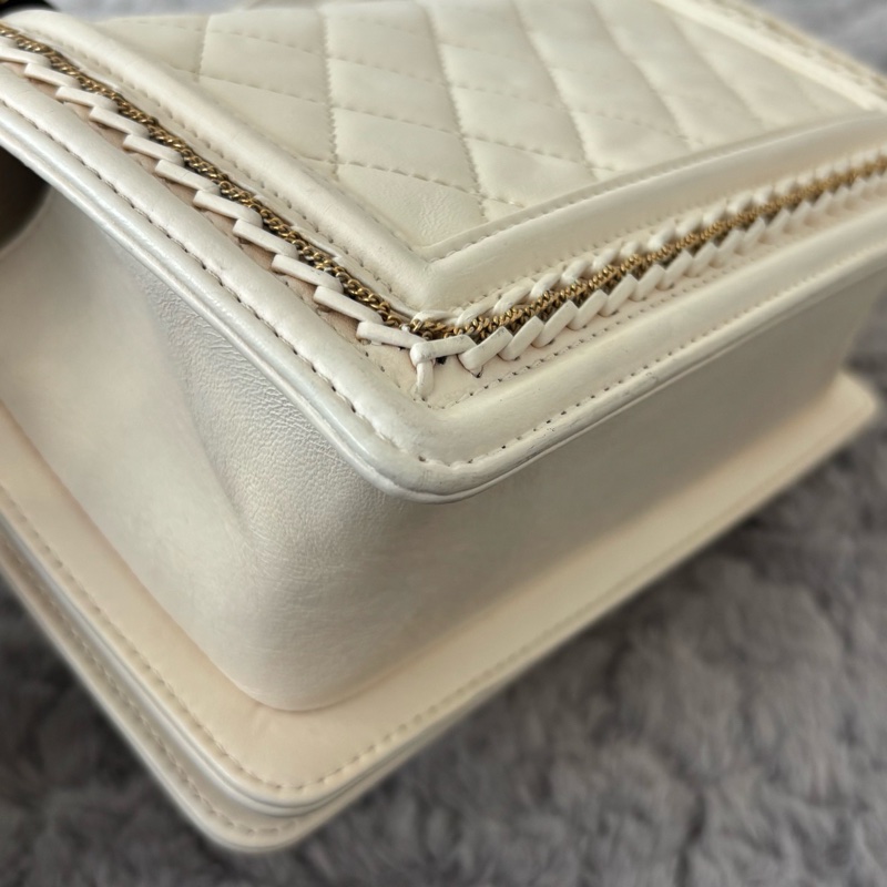 Chanel • Le Boy 20 宮廷限量滾邊鏈條白金羊皮小號-11