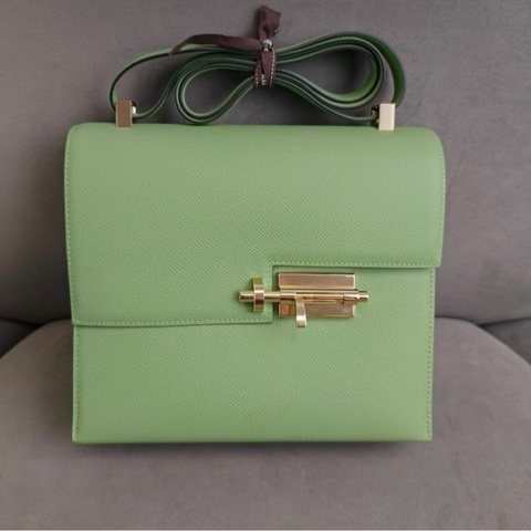 Hermes/愛馬仕 verrou23手槍包 牛油果綠金扣epsom皮 Y刻