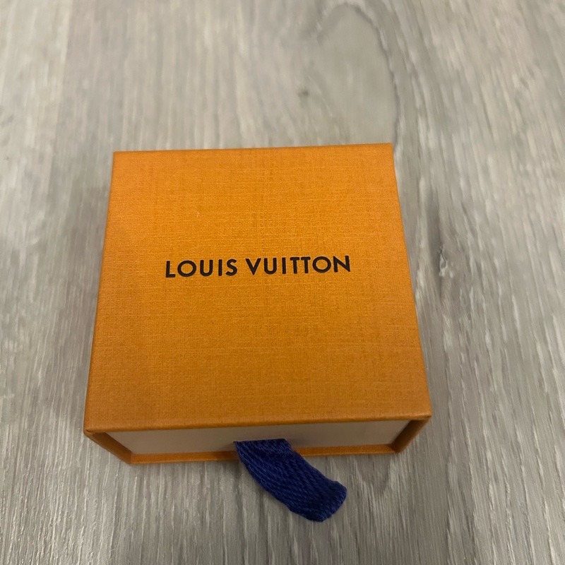 LV 金色銀雙面小吊牌項鍊-4