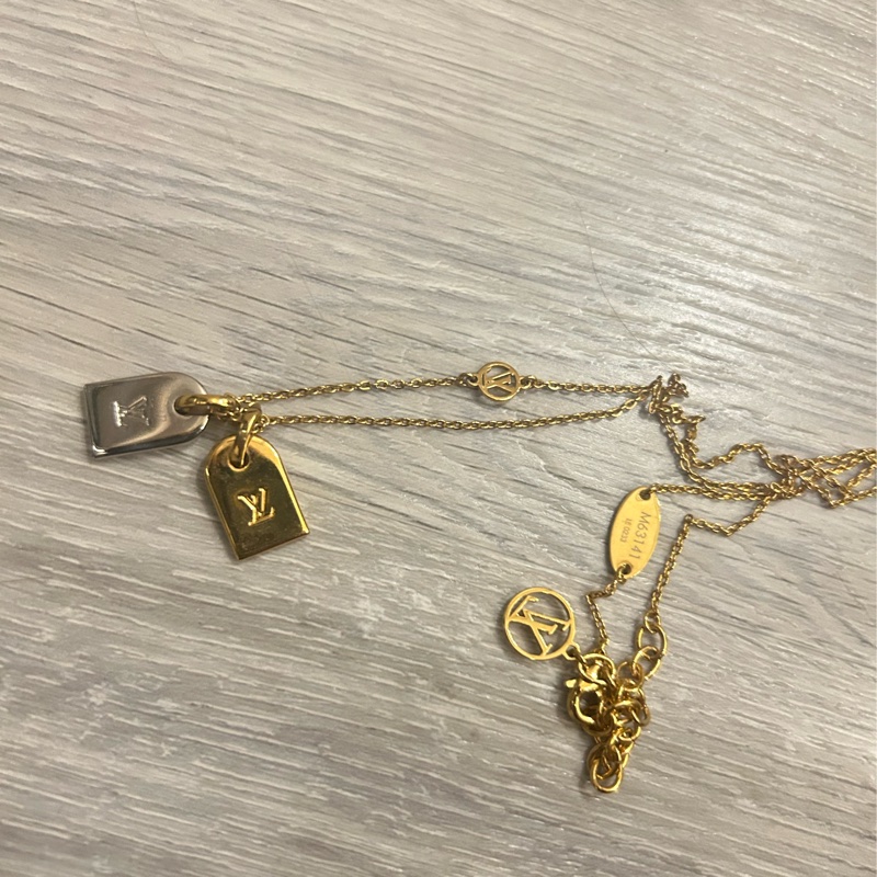 LV 金色銀雙面小吊牌項鍊-15