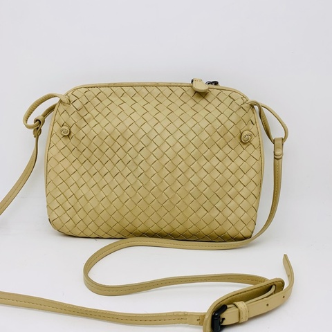 Bottega Veneta （葆蝶家）編織斜挎包 尺寸：28*20*6