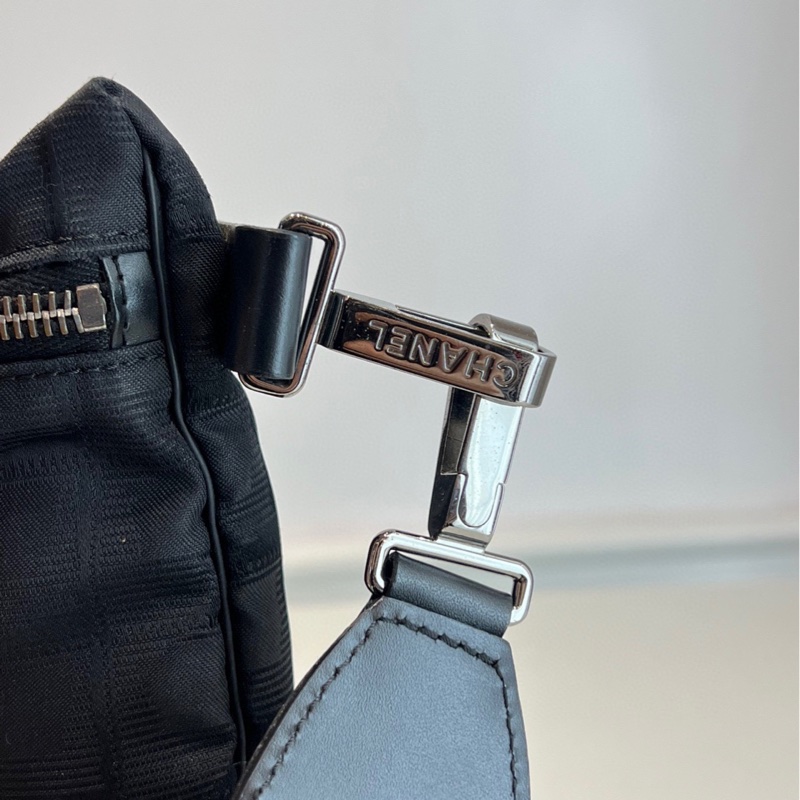 Chanel 香奈兒中古暗紋尼龍帆布斜挎包 男女同款尺寸：22x19cm-4