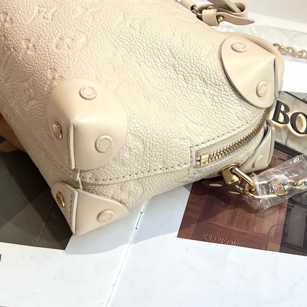 Louis Vuitton 路易威登 白色八角盒子斜挎包 20s-7
