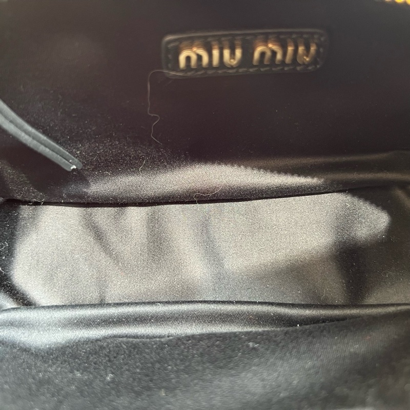 繆繆/Miu Miu 黑色機車pocket腋下單肩包-7