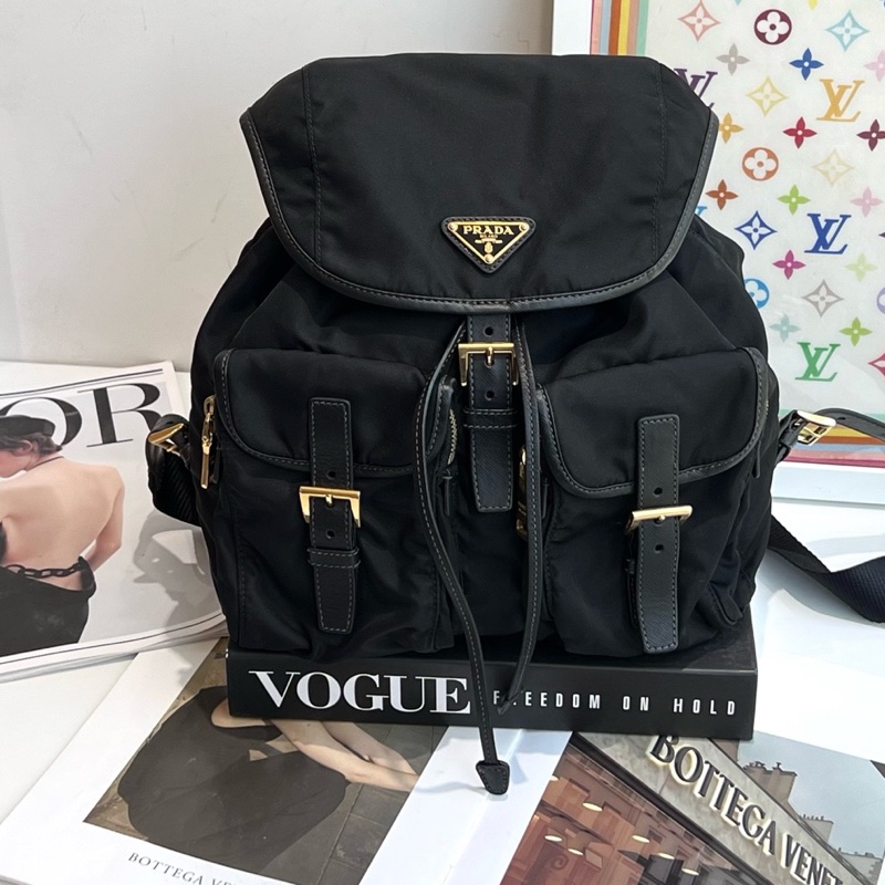 Prada 黑色降落傘尼龍雙肩包 底長27-0