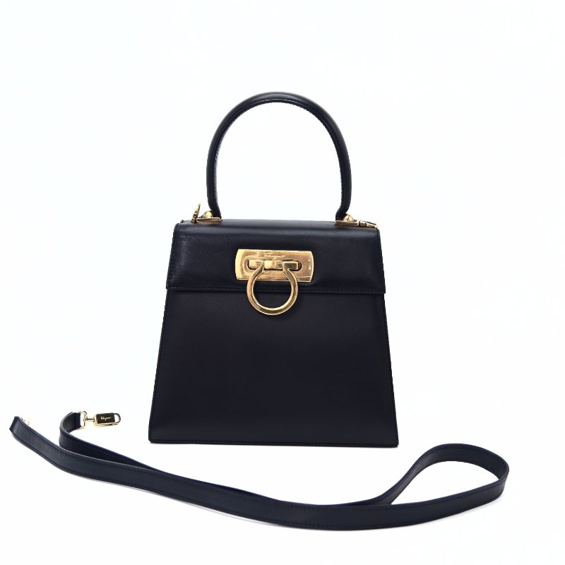 FERRAGAMO 黑色金扣小號 博物館手提斜背包20*18*9 98新配件塵袋-2