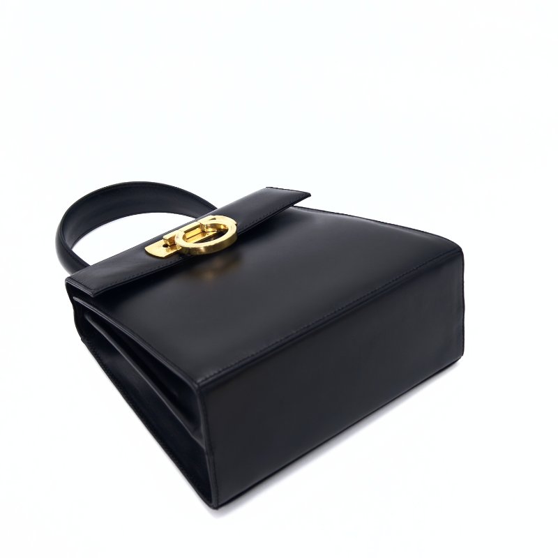 FERRAGAMO 黑色金扣小號 博物館手提斜背包20*18*9 98新配件塵袋-4