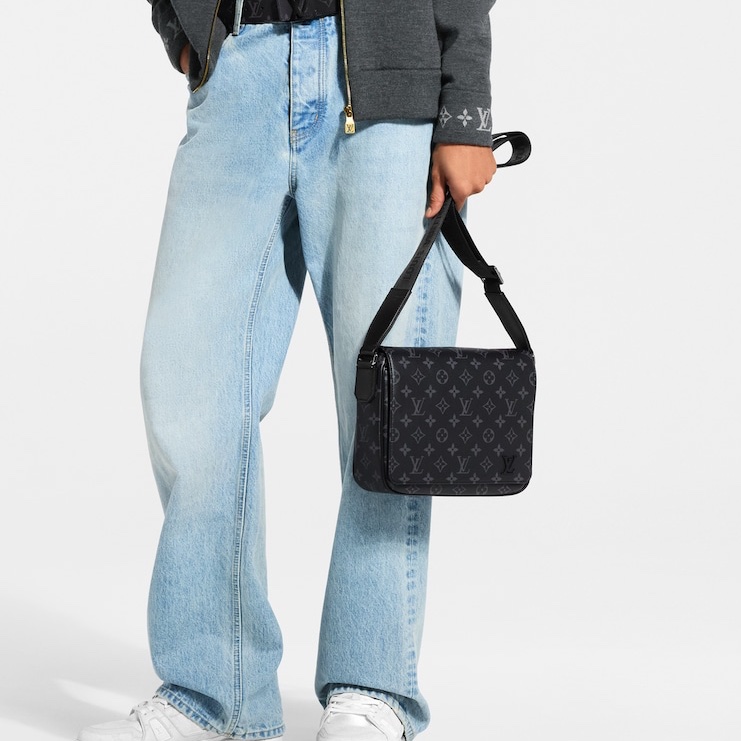 Louis Vuitton 路易威登 LV 黑灰色 Monogram Eclipse 老花 District PM 磁釦翻蓋側背包 斜背包 M46255-2