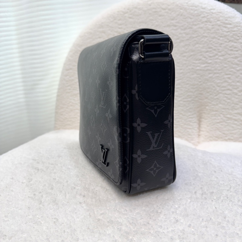 Louis Vuitton 路易威登 LV 黑灰色 Monogram Eclipse 老花 District PM 磁釦翻蓋側背包 斜背包 M46255-6