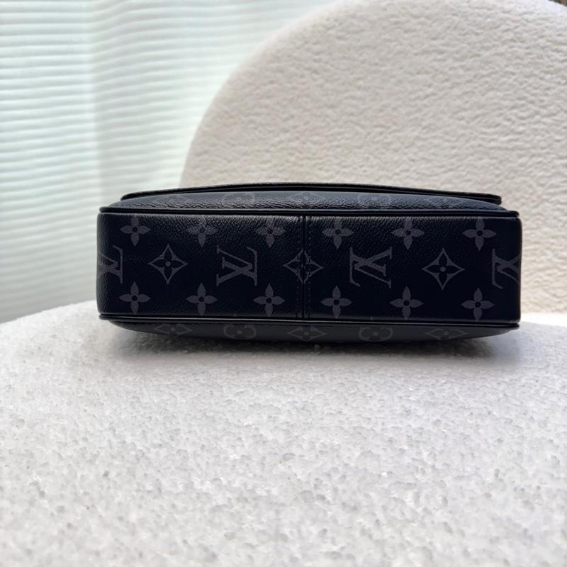 Louis Vuitton 路易威登 LV 黑灰色 Monogram Eclipse 老花 District PM 磁釦翻蓋側背包 斜背包 M46255-8