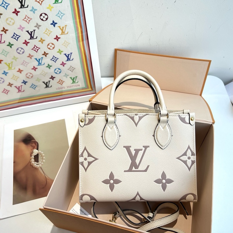 Louis Vuitton 路易威登 小號白色onthego 芯片 底長25-3