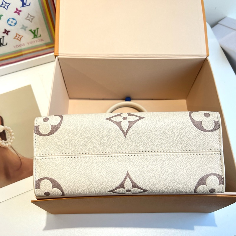 Louis Vuitton 路易威登 小號白色onthego 芯片 底長25-5