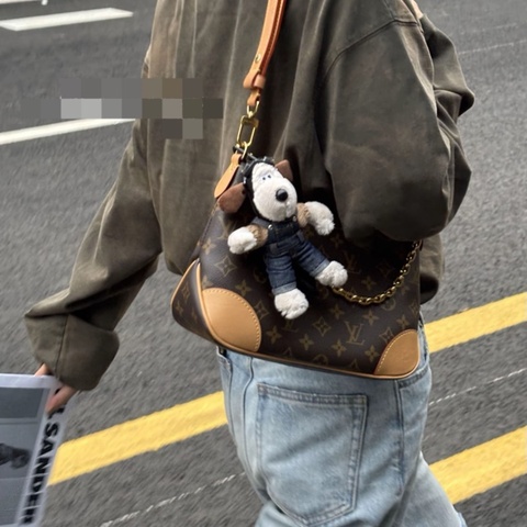 Louis Vuitton 路易威登 黄牛角斜挎包 芯片 25年票