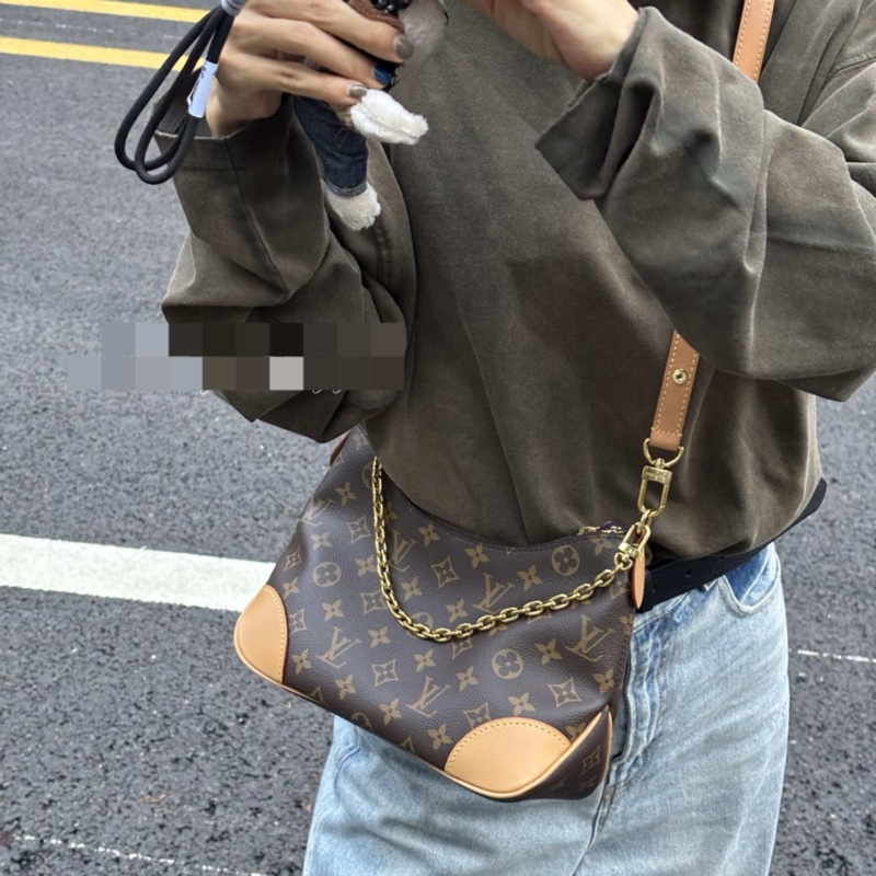 Louis Vuitton 路易威登 黄牛角斜挎包 芯片 25年票-1