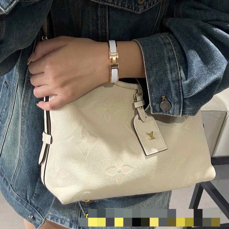 Louis Vuitton 路易威登 全皮奶昔白小號carryall 無子包 芯片-0