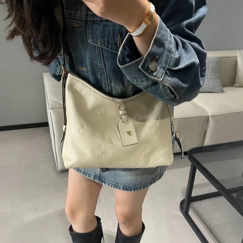Louis Vuitton 路易威登 全皮奶昔白小號carryall 無子包 芯片-1