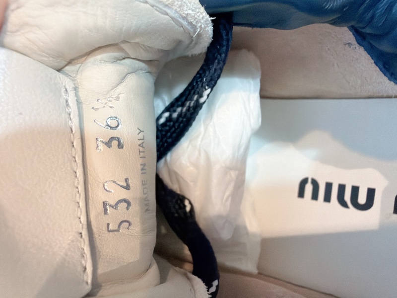 二手精品自賣❤️Miu Miu撞色深藍*白雙鞋袋造型髒髒後鬆緊小白鞋👟36.5號.全配-18