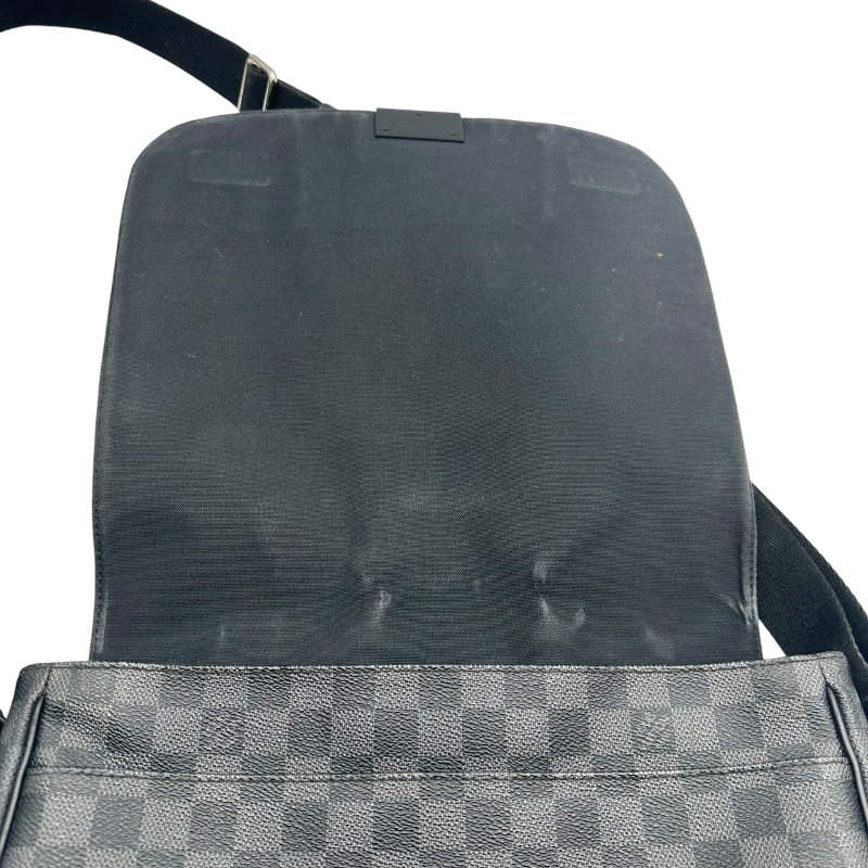 【美收精品】LOUIS VUITTON 黑棋盤格側肩包C-494【隔月月中將轉賣至日本 上架期限30天】-8