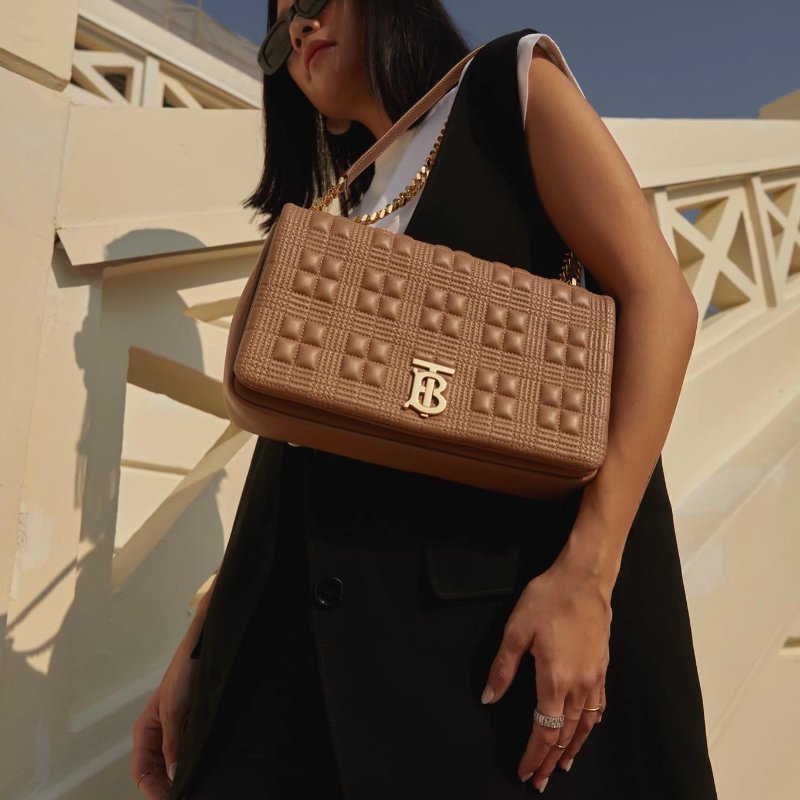 Burberry lola大號鏈條包奶茶色金扣28x16cm 98新配件塵袋-1