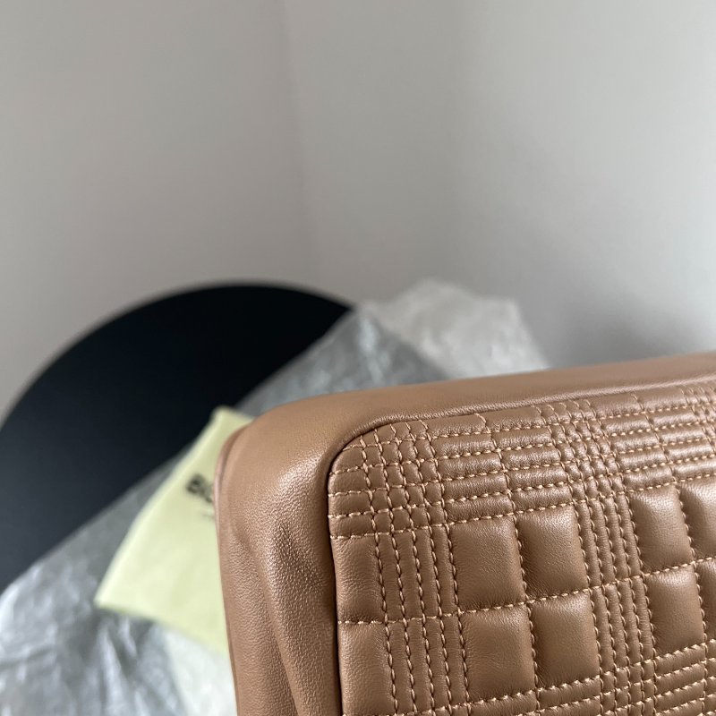 Burberry lola大號鏈條包奶茶色金扣28x16cm 98新配件塵袋-6
