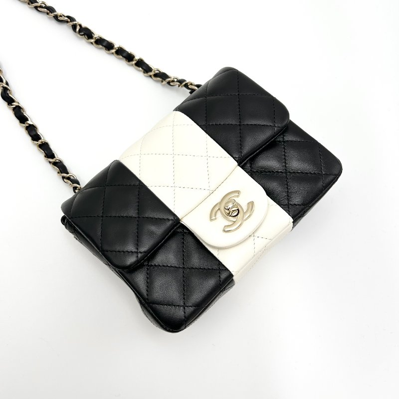 CHANEL 限量黑白色方胖子肩背斜背包 17*13*7 99新配件塵袋-3