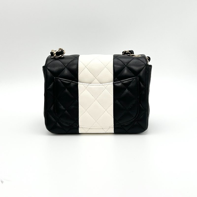 CHANEL 限量黑白色方胖子肩背斜背包 17*13*7 99新配件塵袋-4