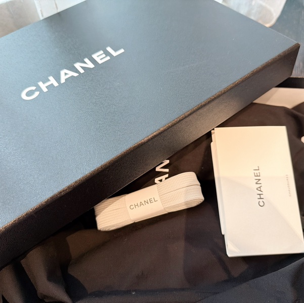 二手精品自賣❤️香奈兒Chanel灰白色雙C logo麂皮熊貓🐼鞋.平底鞋.休閒板鞋👟球鞋.小白鞋.35號.近新全配-16