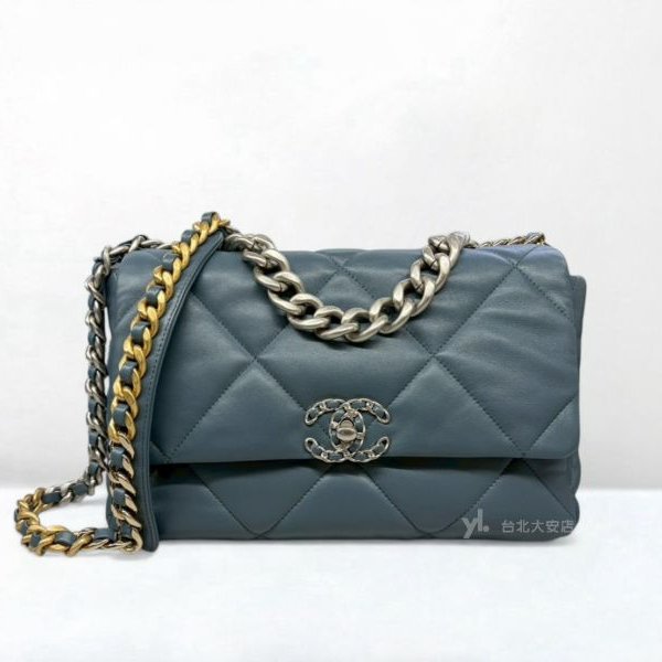 A13150-CHANEL 19 霧霾藍銀釦口蓋包30cm/AS1161-0