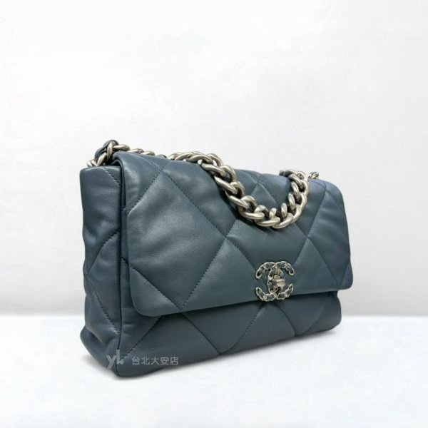 A13150-CHANEL 19 霧霾藍銀釦口蓋包30cm/AS1161-1