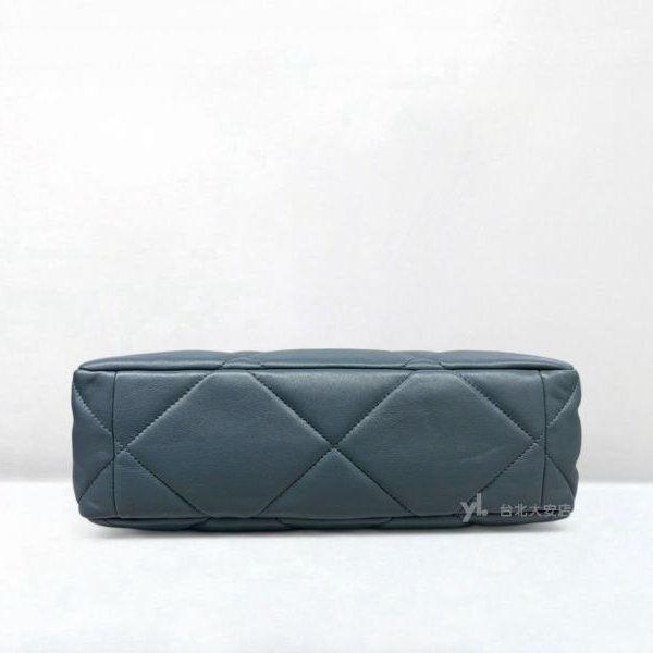 A13150-CHANEL 19 霧霾藍銀釦口蓋包30cm/AS1161-4