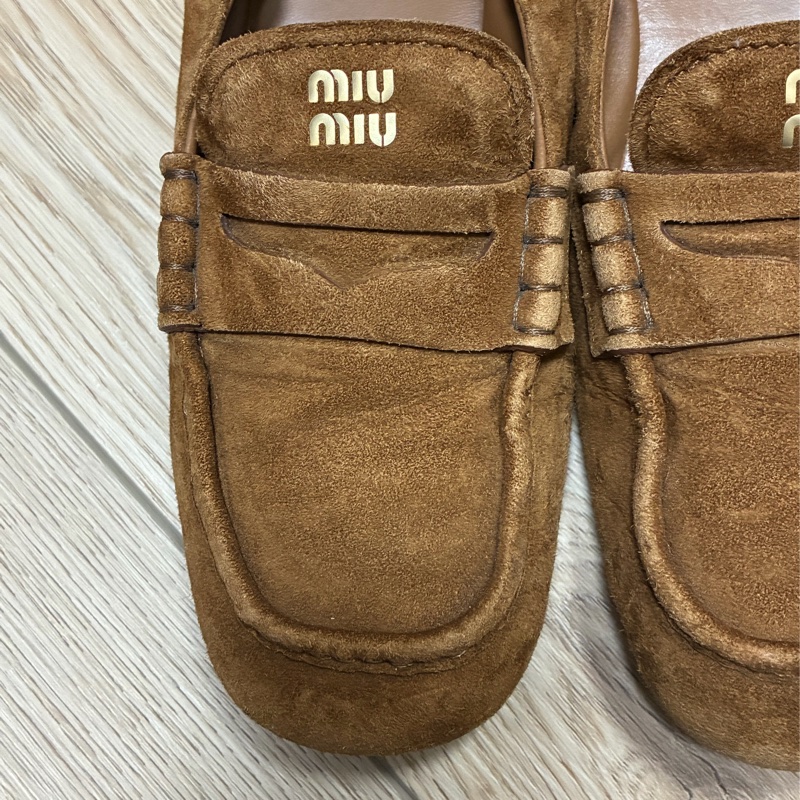 Miu Miu 樂福鞋 卡其麂皮-2