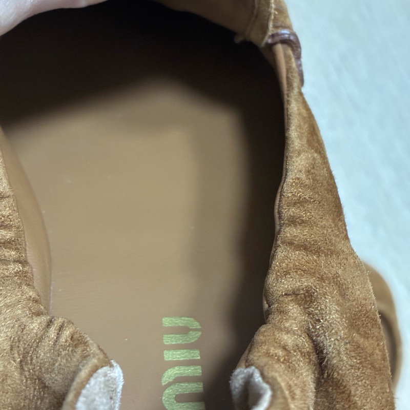 Miu Miu 樂福鞋 卡其麂皮-12