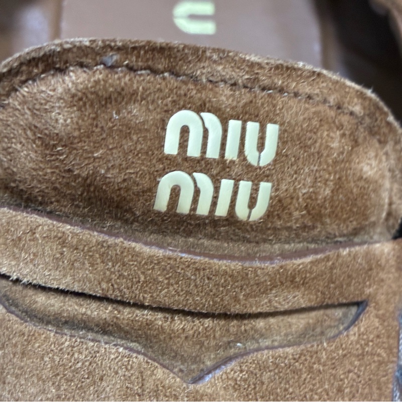 Miu Miu 樂福鞋 卡其麂皮-18